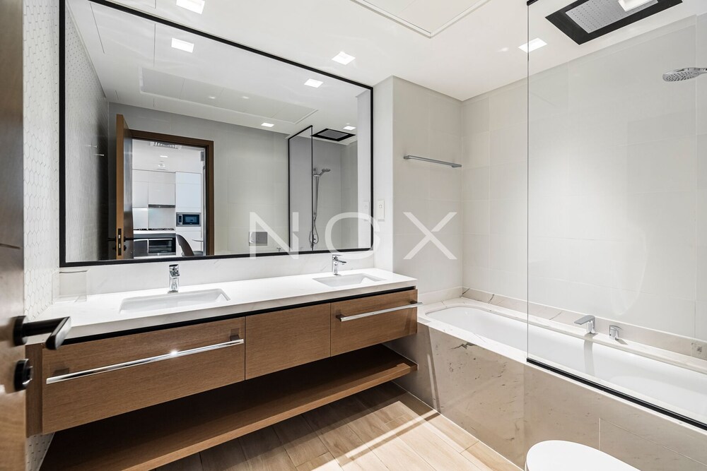 Modern 1BR 15th Floor Palace Residence