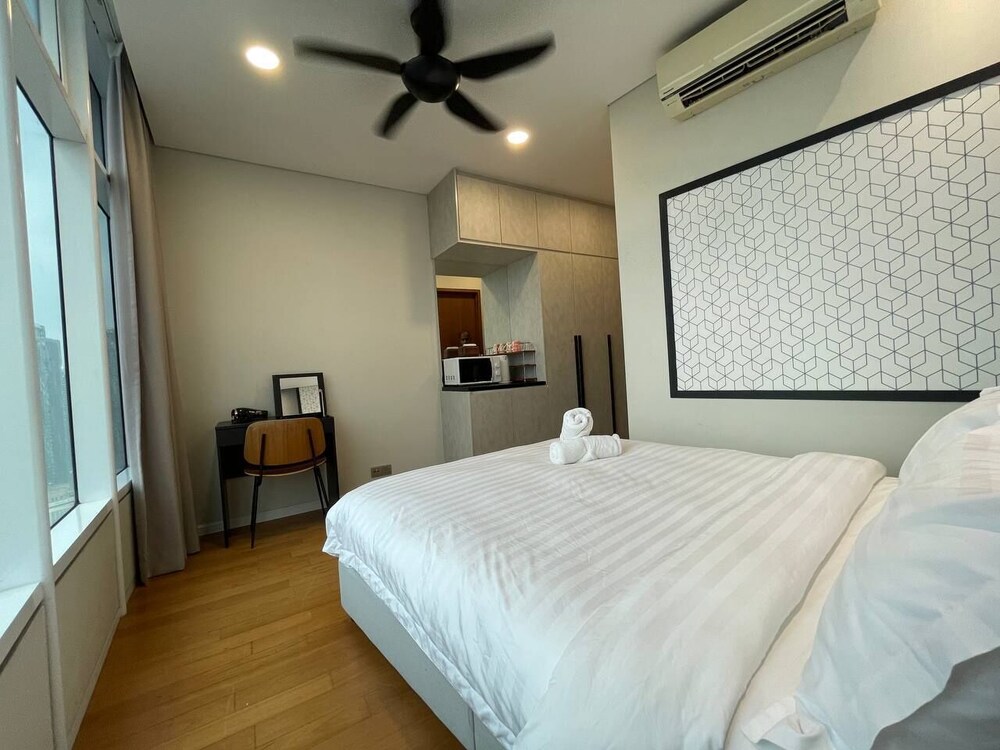 Sky Suites KLCC by Easy Nap