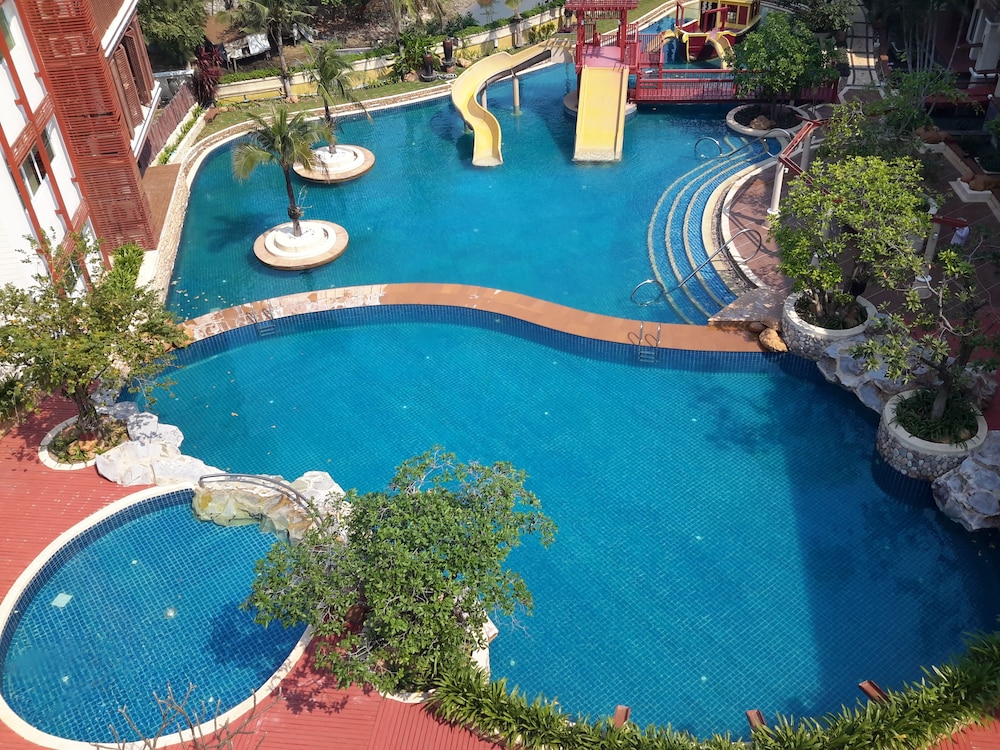 Beachfront Family Penthouse Hua Hin