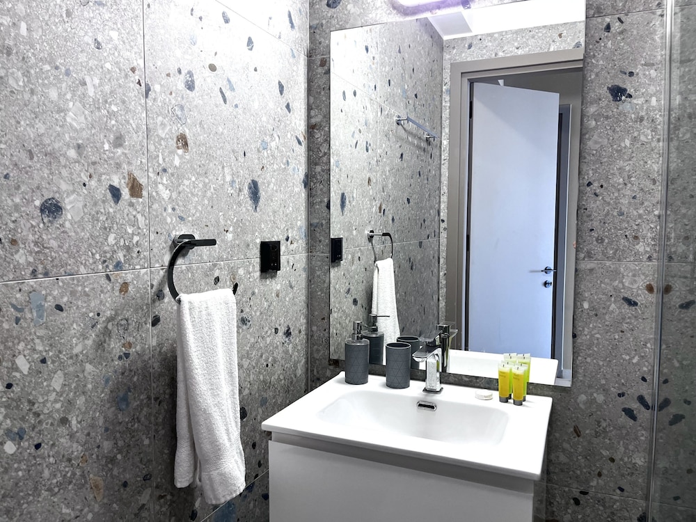 107 LIM - Stay Mouson View Apartment