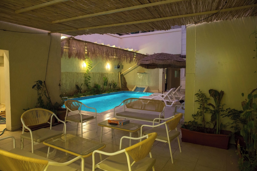 LuxHostel