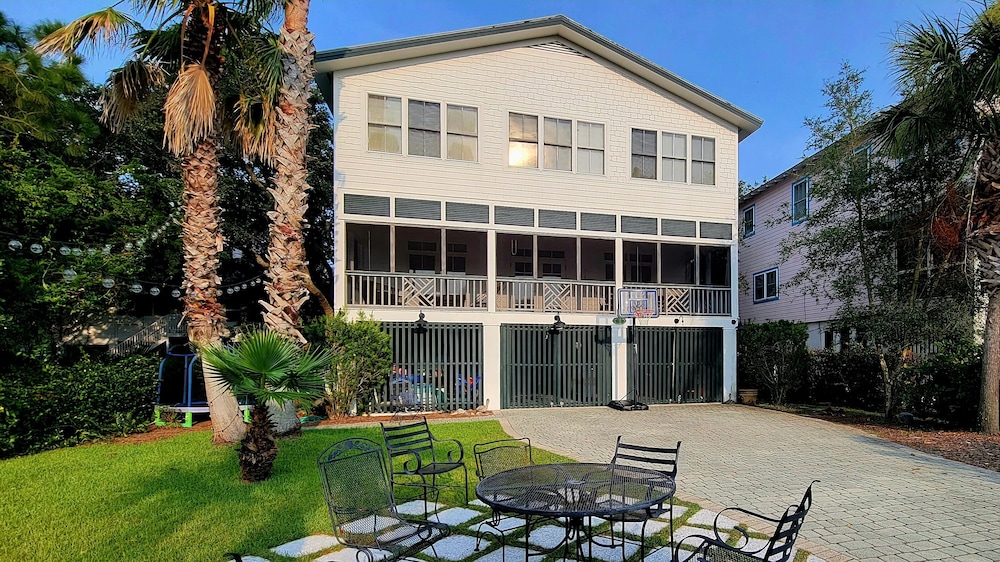 Miss Us Howl by Tybee Vacation Rentals