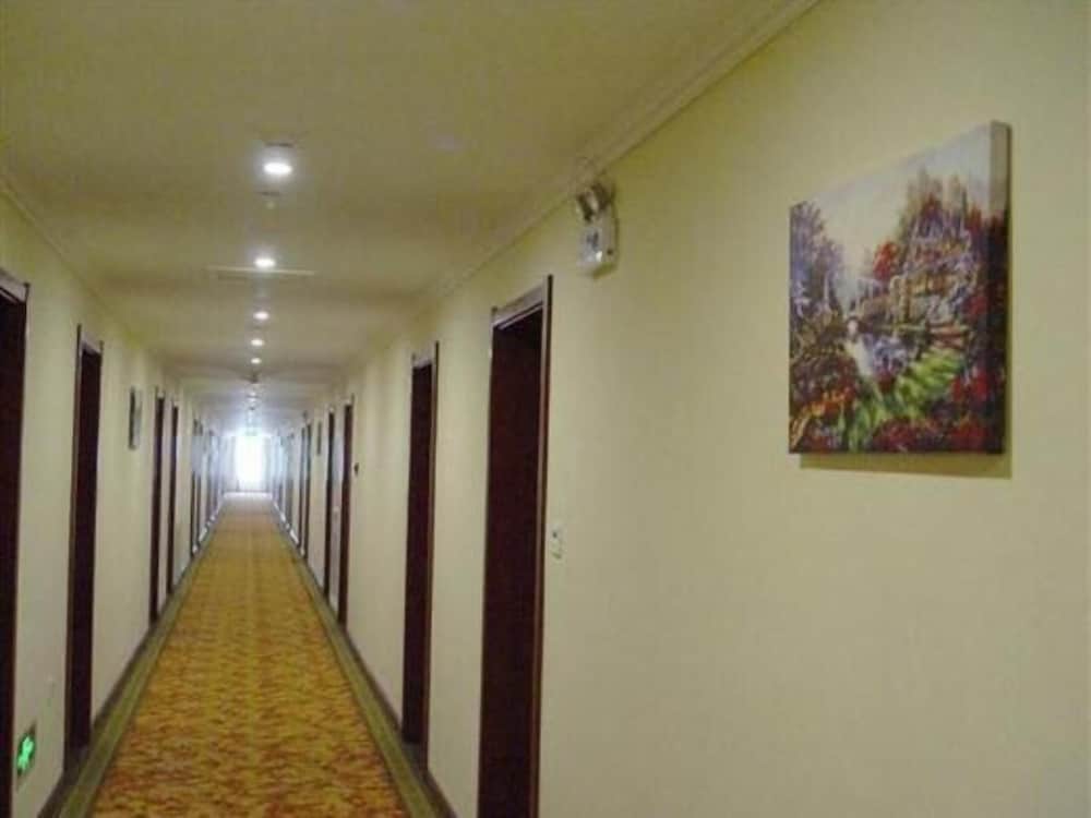 GreenTree Inn Tianjin Wuqing Jingbin Industrial Park Chengwang Road Express Hotel