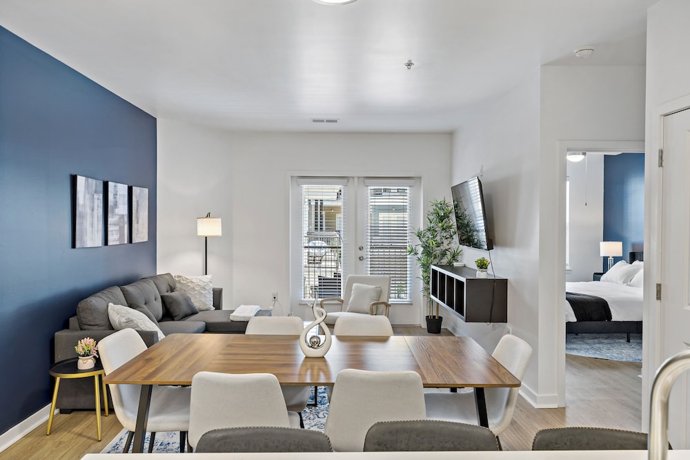 ROVE LIVING/KB - Midtown205