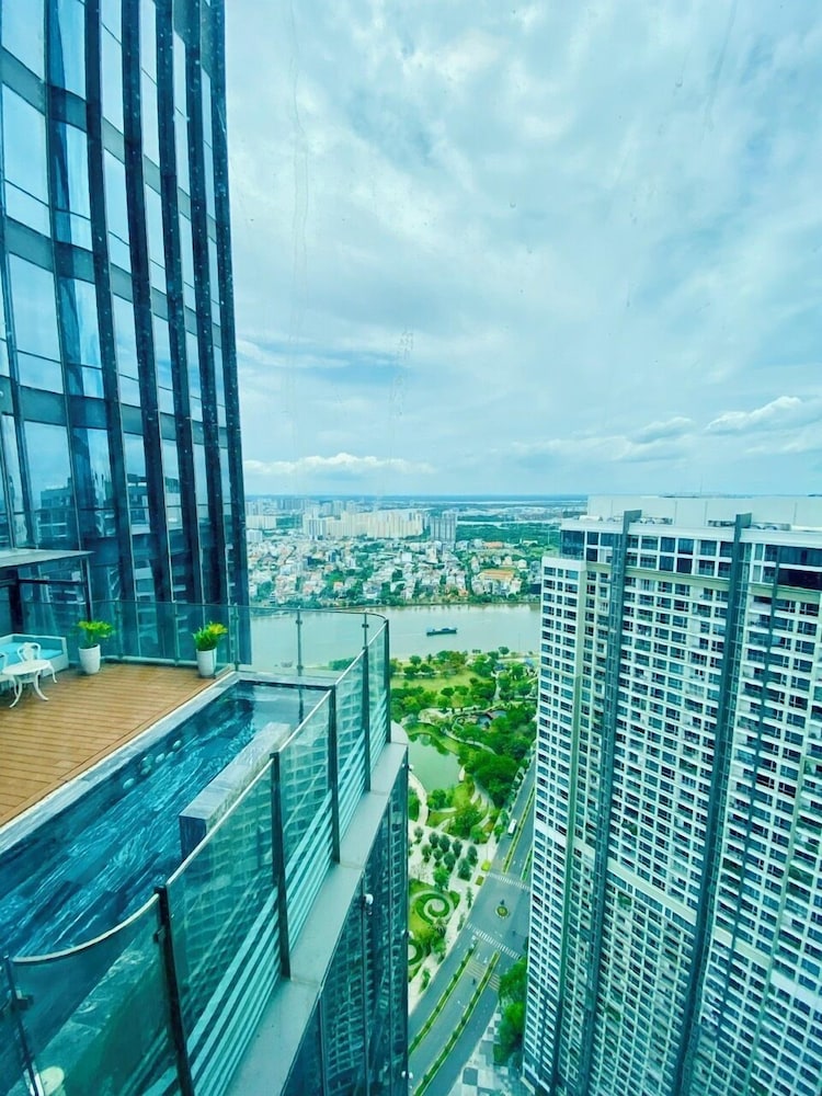 Serenity Serviced Apartments-Landmark 81