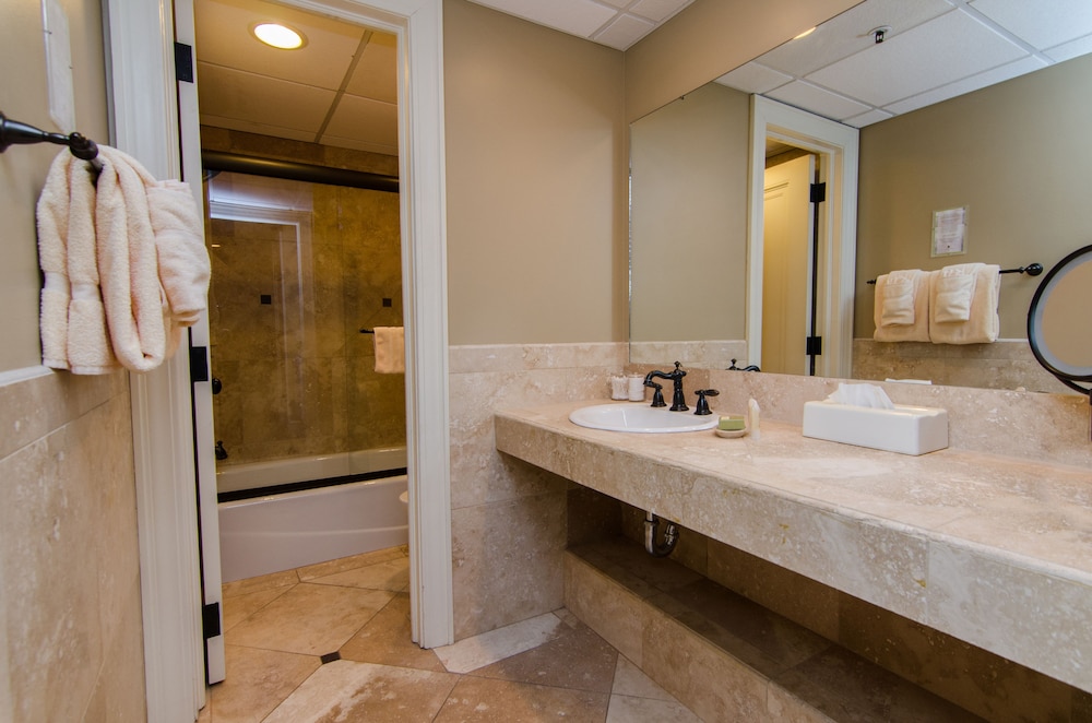 Lawrence Vacations - The Eldridge Hotel - Property Image 5