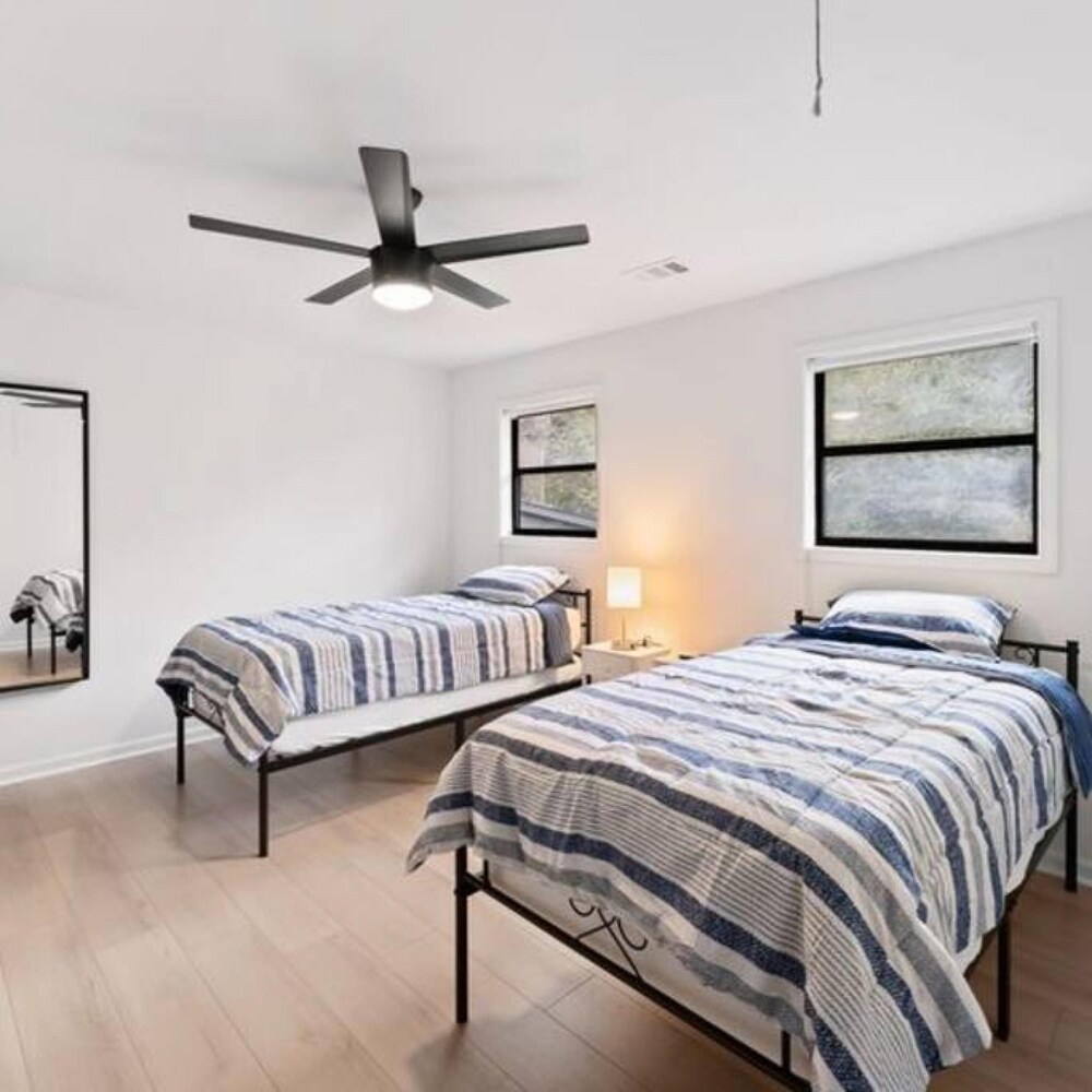 The Springwood Retreat Central High Luxury - Property Image 9