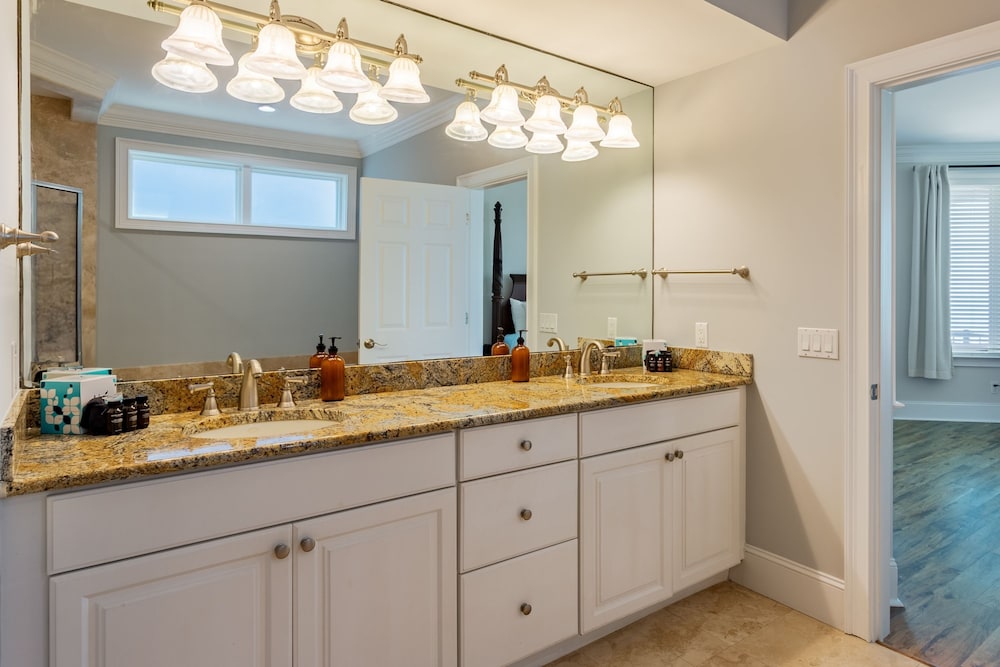 Lido by Avantstay Oceanfront Home w Pool Hot Tub Game Room Gorgeous Views