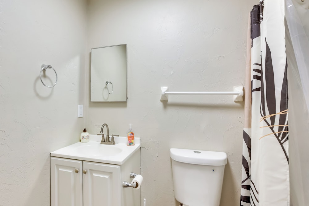 Near Dtwn & Universities: Central Tallahassee Apt!