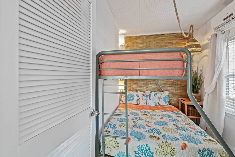 1 Mi to Shore: Bright Jamaica Beach Getaway! view 3