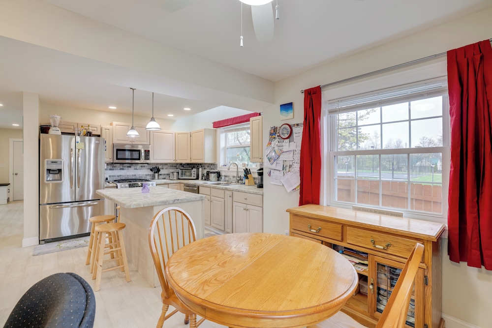 1 Mi to Beach: Nature Paradise in Lake View!