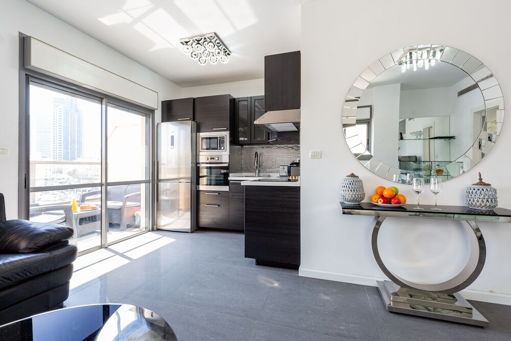 Beautiful Apt by the Beach - 2BDR- TL38 view 5