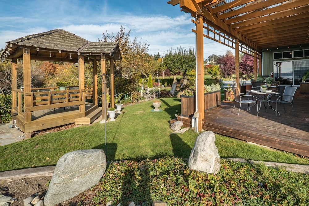 Camano Island Inn view 3
