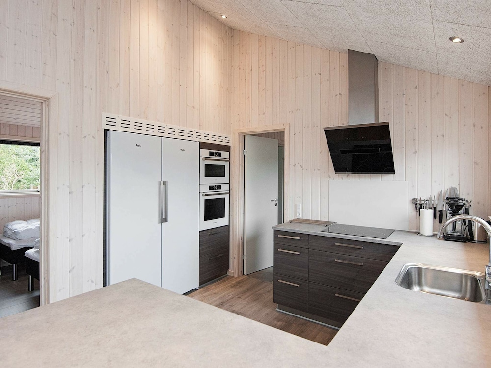 Swanky Holiday Home in Blåvand With Whirlpool view 5