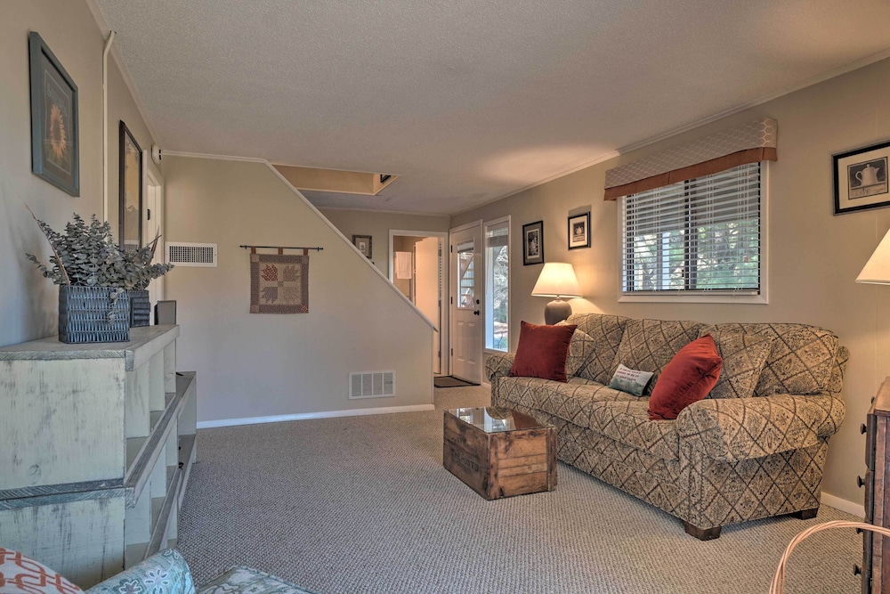 Serene Sky Valley Home w/ 180 Degree Mountain View