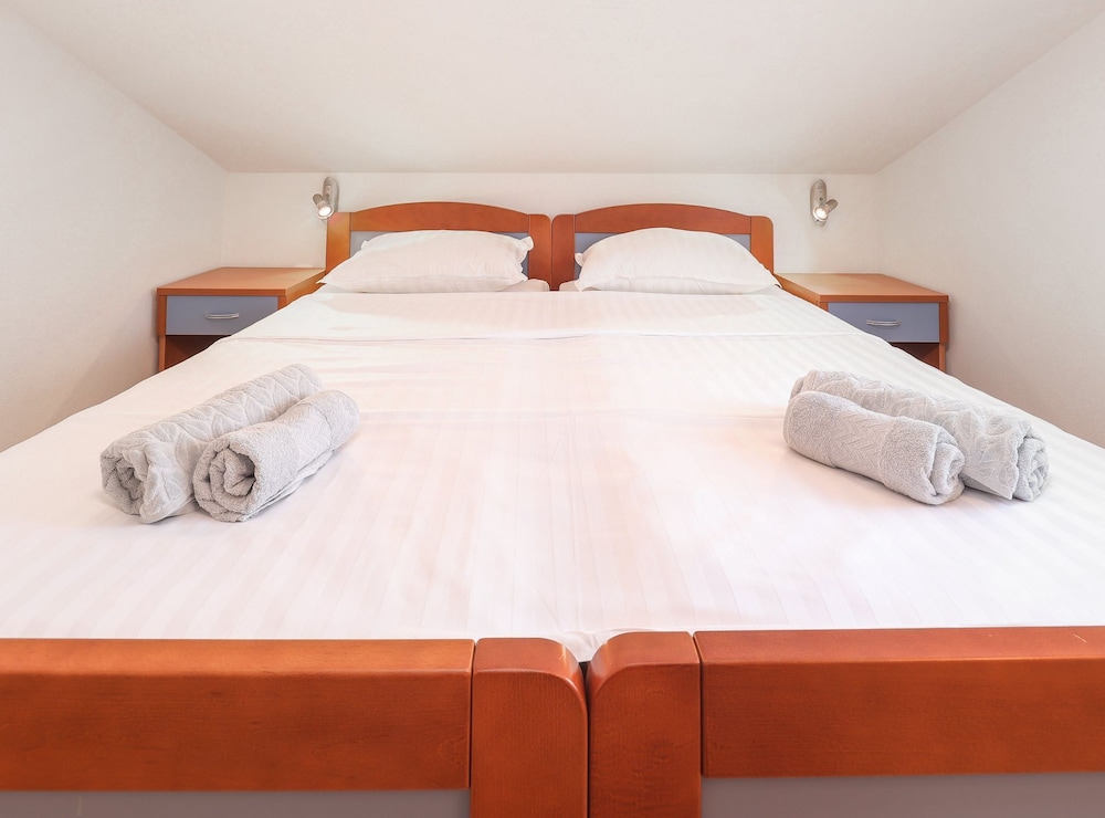 Peaceful Nature Retreat Near Krk Town With BBQ and Parking