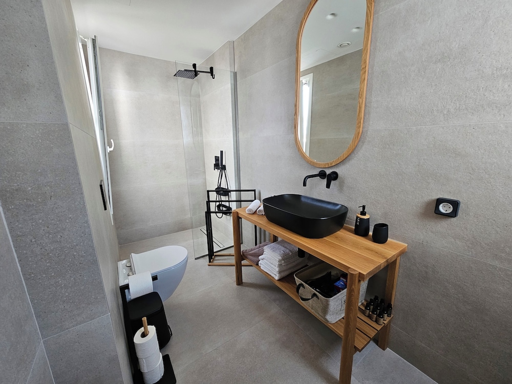 Aristotle Suites
