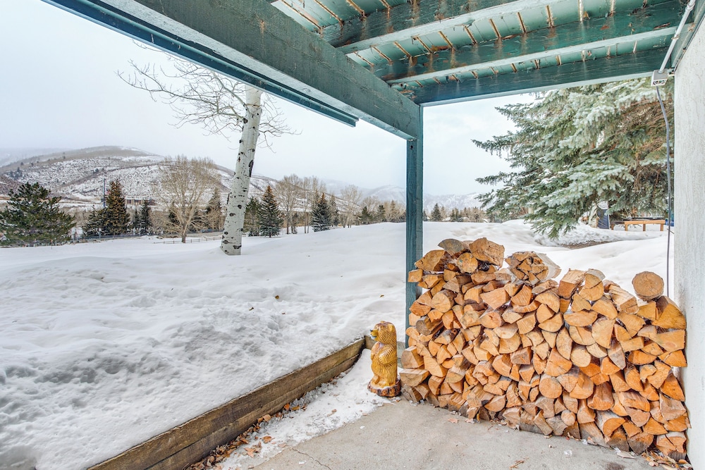 Par & Powder: Avon Haven w/ Golf & Ski Access!