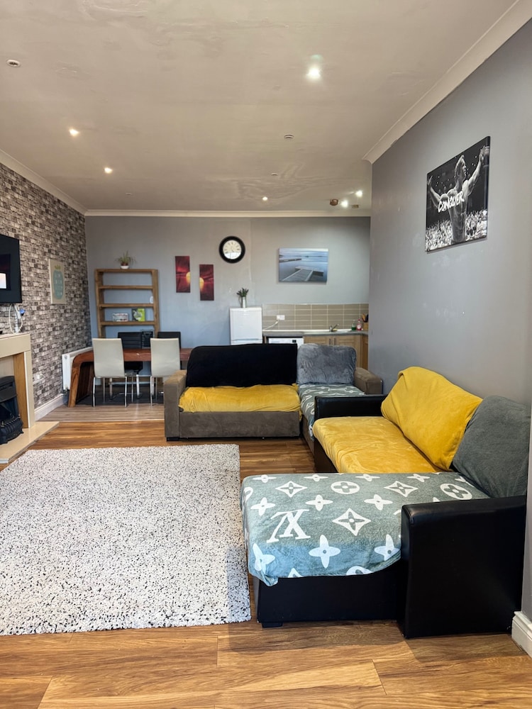 Citycenterapt-4br-wifi-freeparking-retroarcade