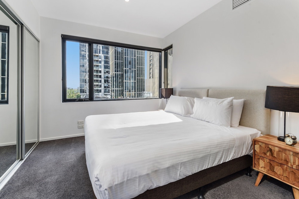 Gorgeous 3-bed in Melbourne's East End