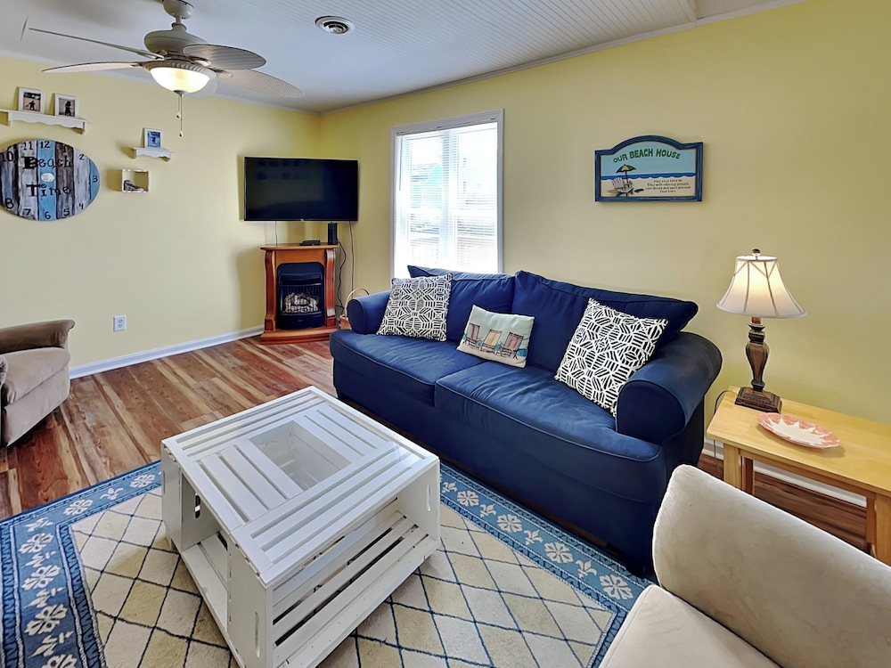 Bella Beach House by Topsail Realty