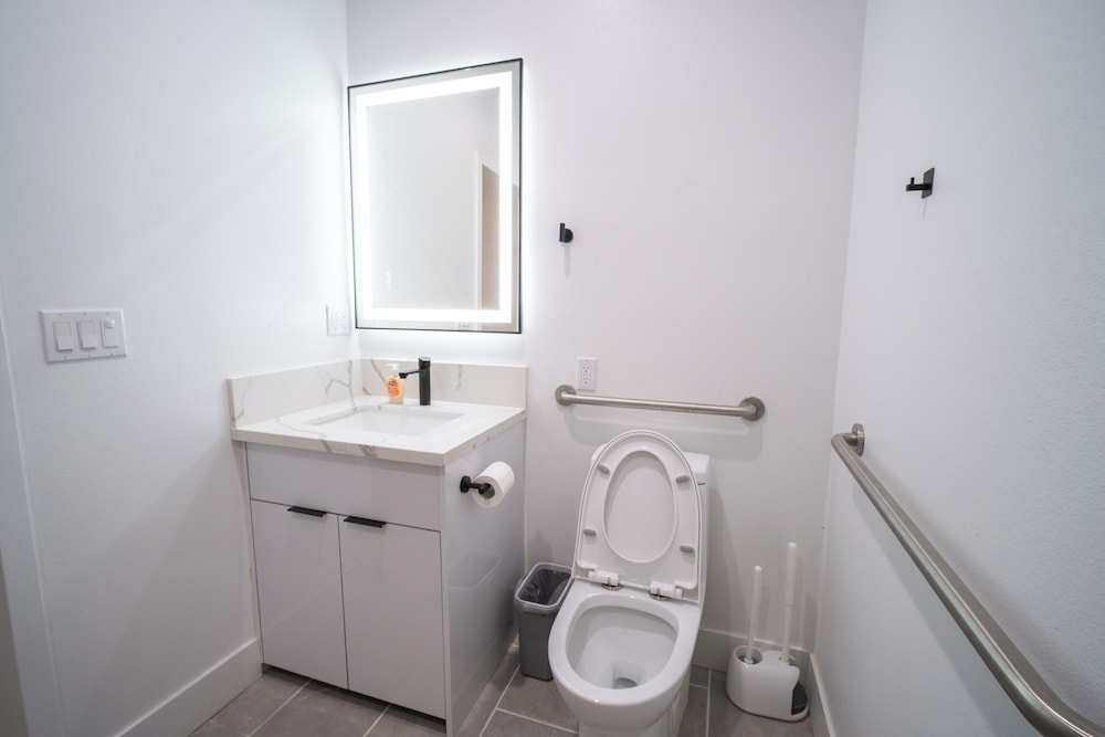 Stylish Private Room by Downtown LA