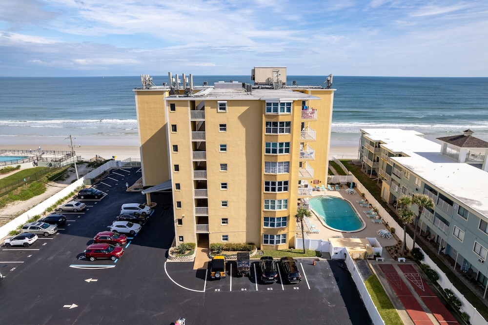 Pt501 Ponce de Leon Towers Beachfront Condo view 3