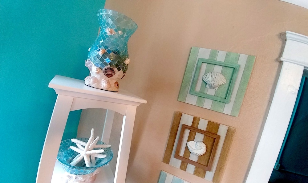 Historic Whiting Hotel Suites - Property Image 8