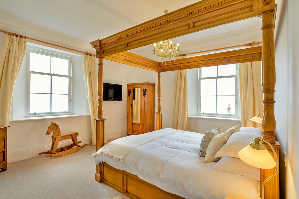 Self-catering Retreat With Pool, hot tub