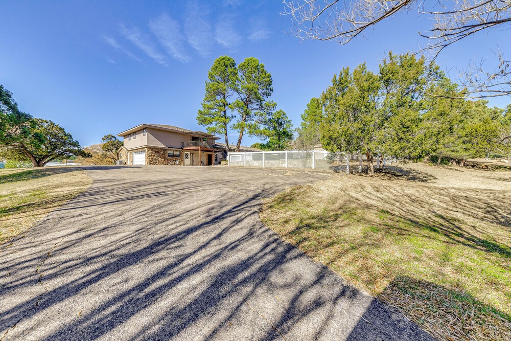Spacious Ruidoso Home w/ Patio & Mountain Views!