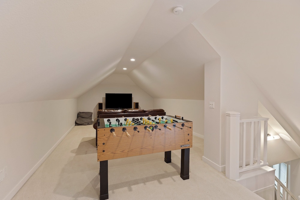 12 Siskin 5 Bedroom Home
