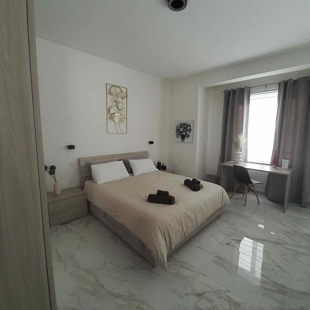 Studio - Sleeps 2 - Balcony - 5 Min Walk To Beach photo 2
