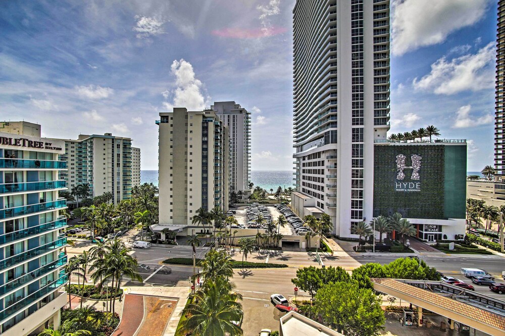 Luxurious Hollywood Escape w/ Upscale Amenities!