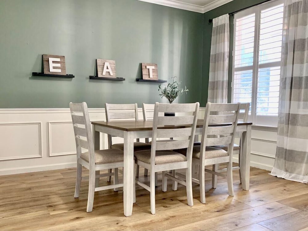 Saltee Cove Coastal Getaway - Charming 3 Bedroom/2.5 Bath Lowcountry Cottage