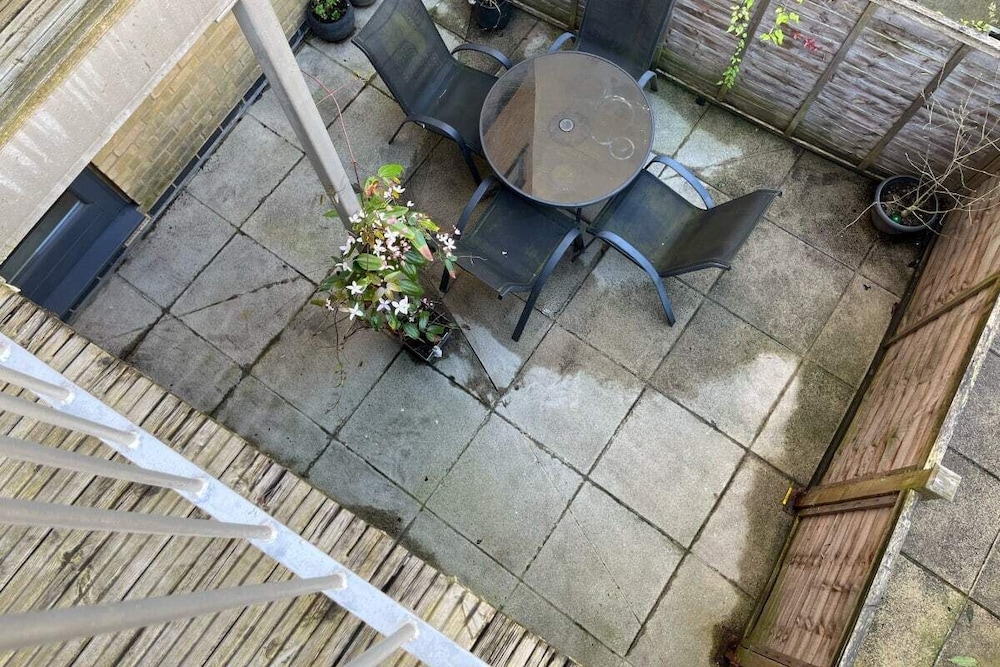 The Queen's Park Getaway - Adorable 2bdr Flat With Terrace