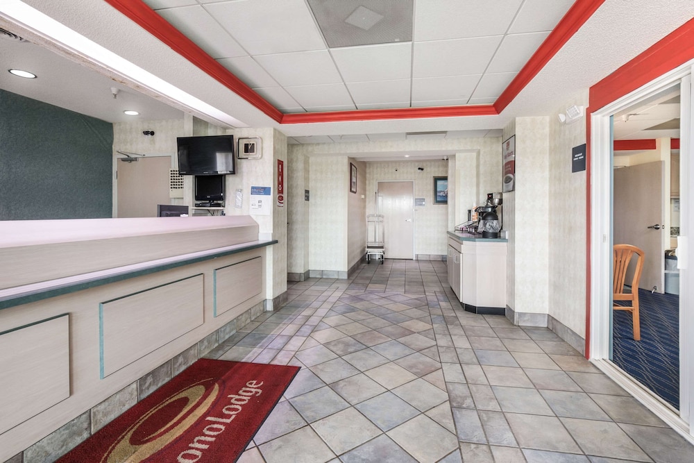 Econo Lodge Morristown West view 2