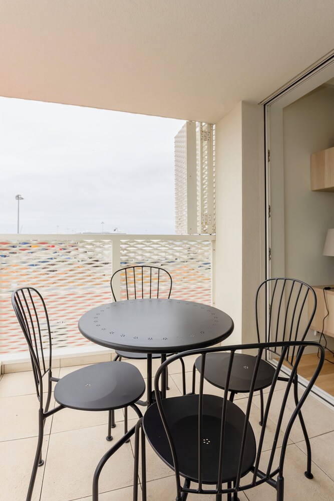 Liiiving - Factory Pearl Apartment