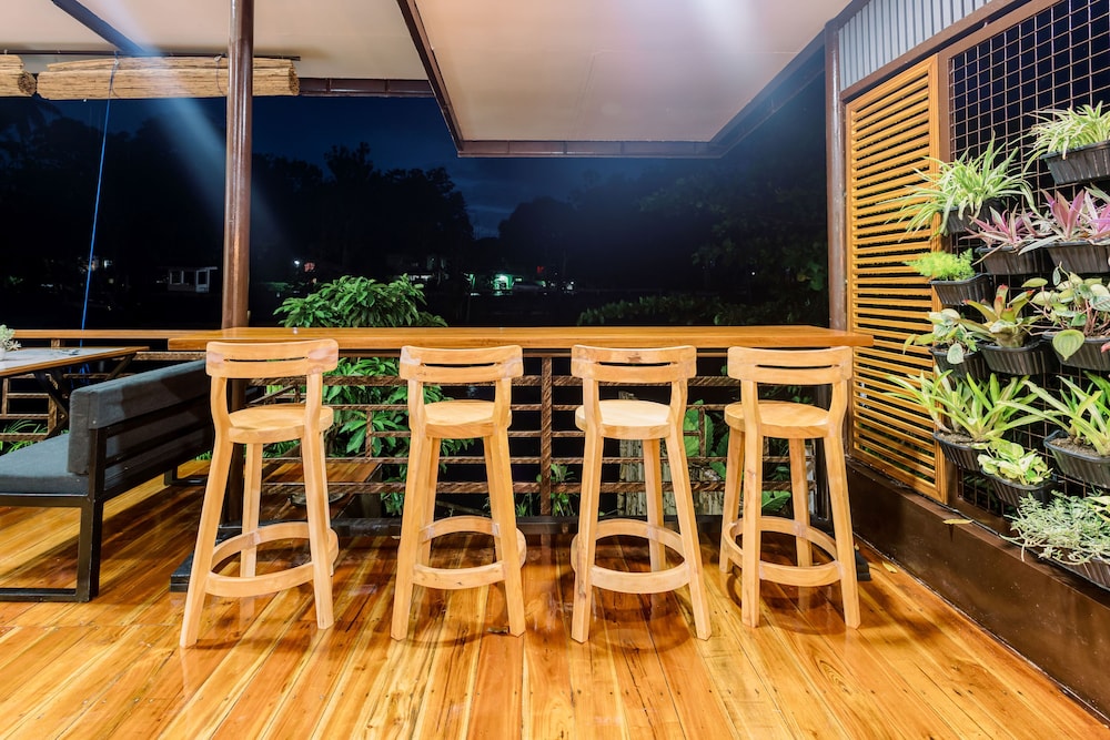 LOBOC RIVERSIDE INN and RESTAURANT
