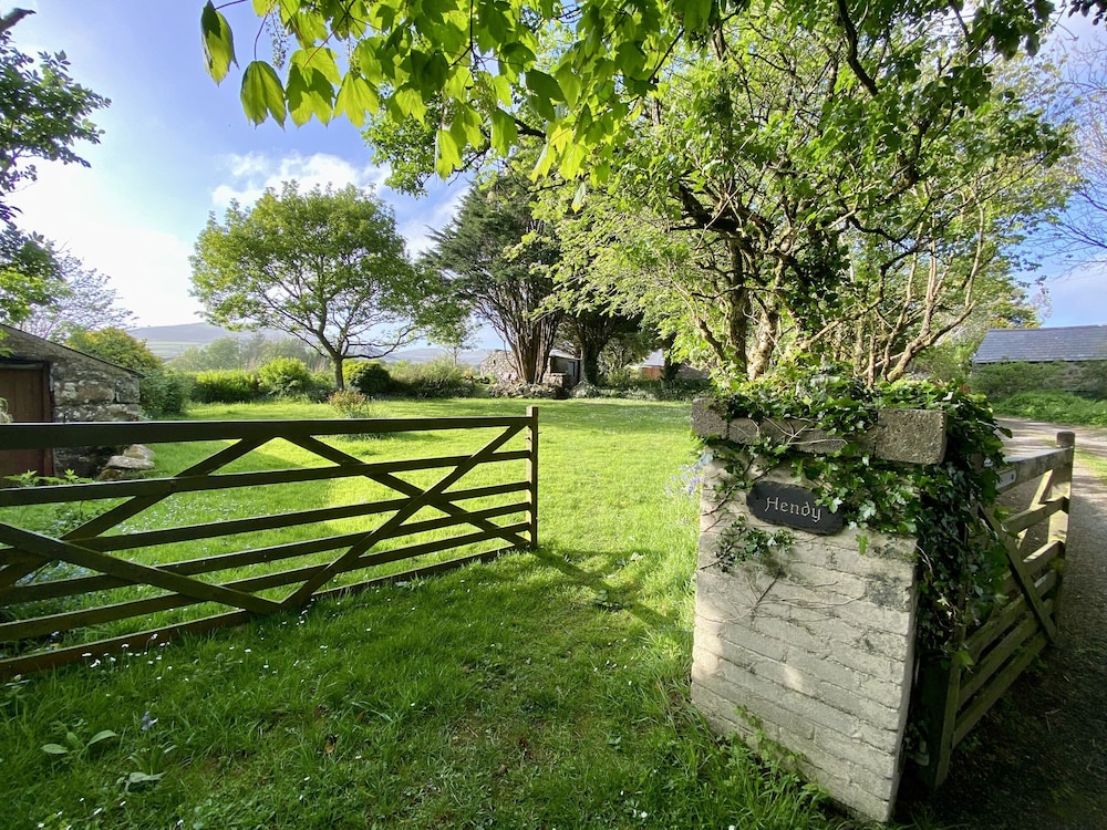 Hendy Cottage view 4