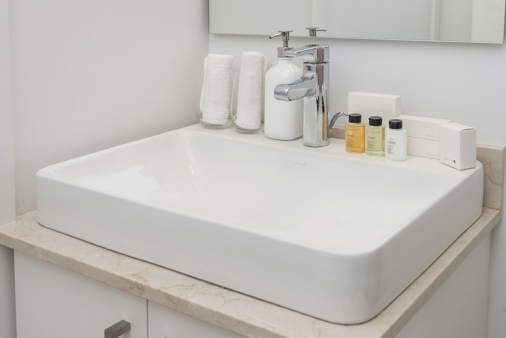 Metropolis Condotel Suites - York Street