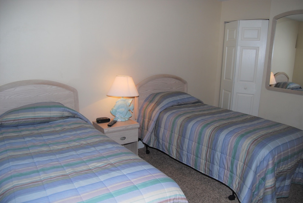 Fairways At Riveroaks 23d 3 Bedroom Condo by RedAwning