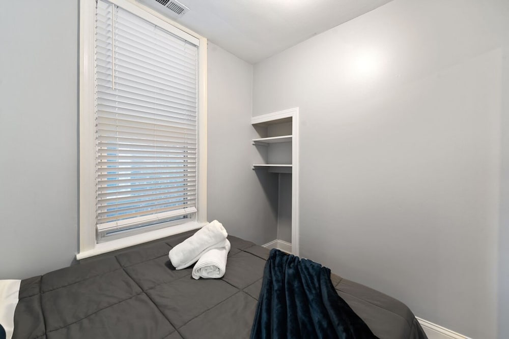 Stylish 2BR Urban Retreat in River West
