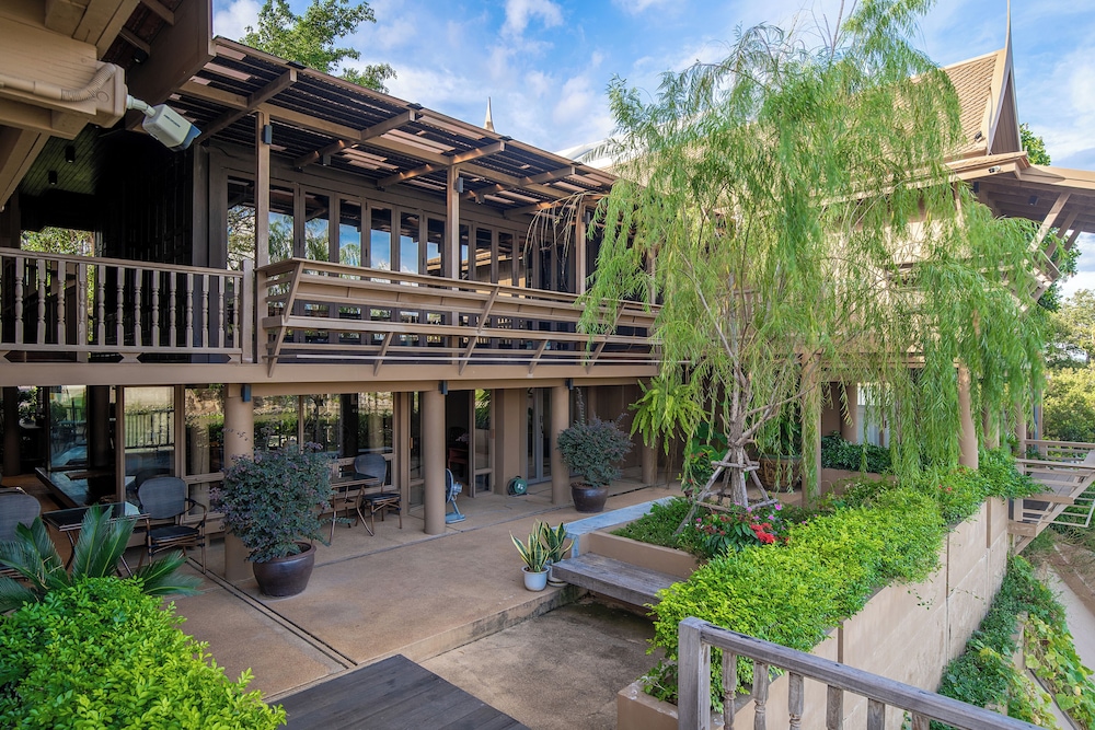 Syama Residence