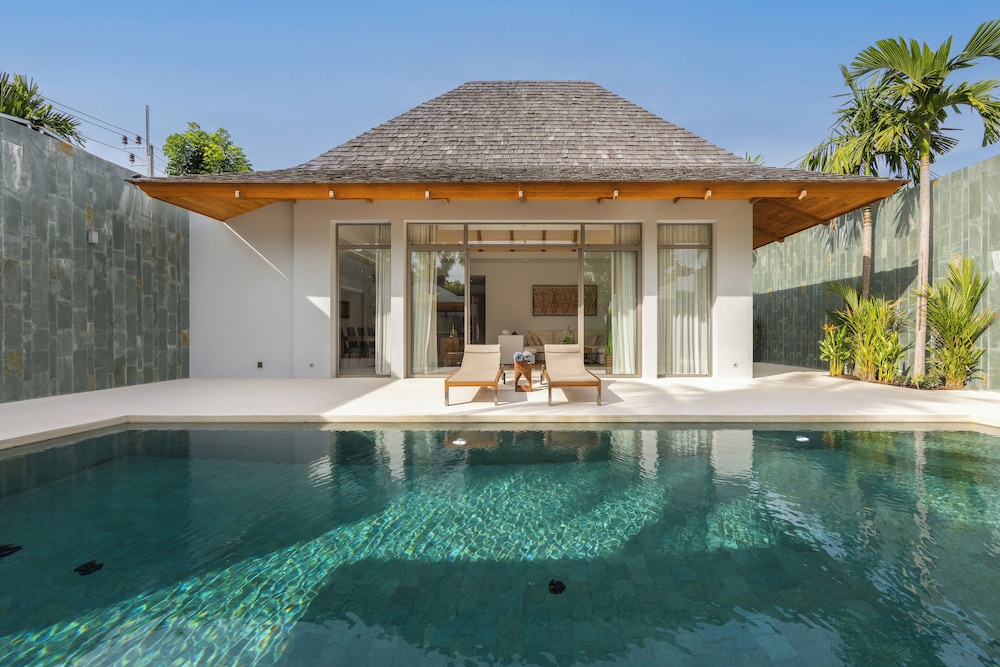 3BR Pool Villa Mana at Anchan Tropicana