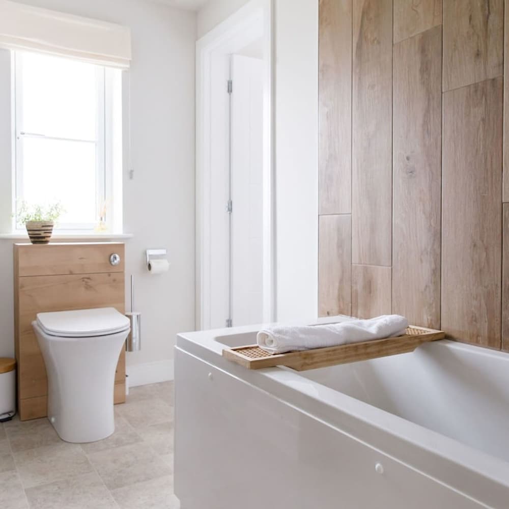 Mariners Stylish Beachside Getaway With Sea Views view 5