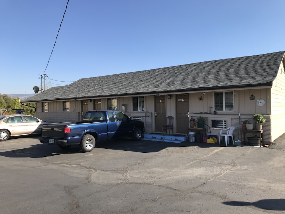 Medford Vacations - Relax Inn of Medford - Property Image 10