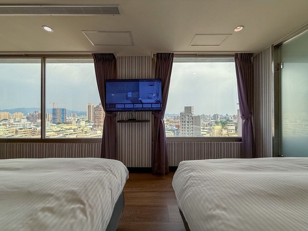 ElEnce Hotel