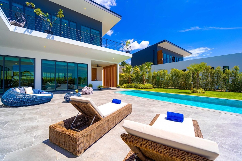 Luxury Large 3 Bedroom Pool Villa (KH-C5)