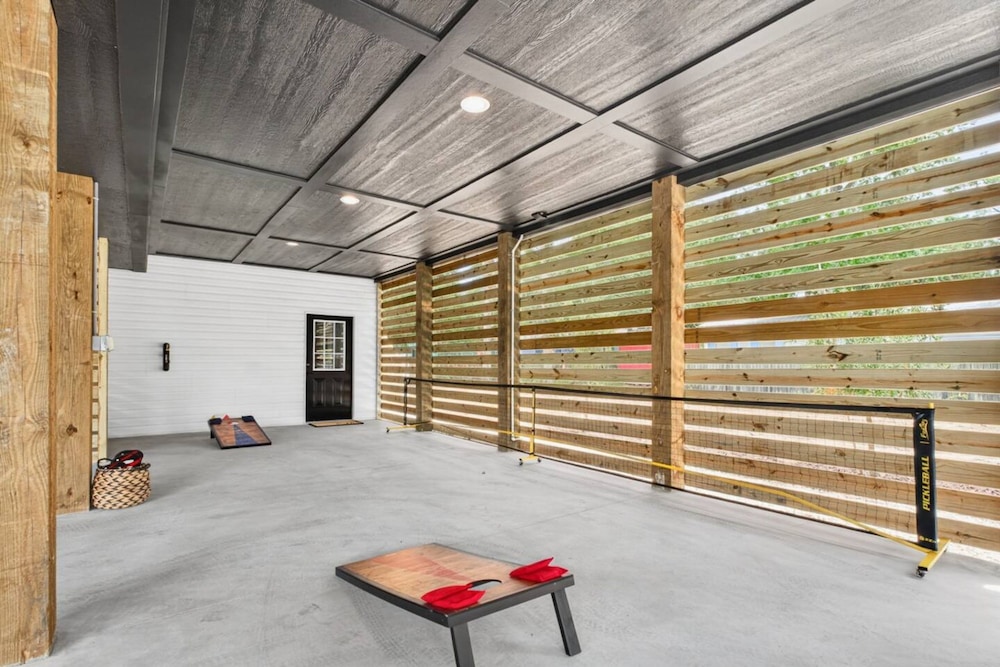 New Listing Luxury House 5 Min Walk to Beach