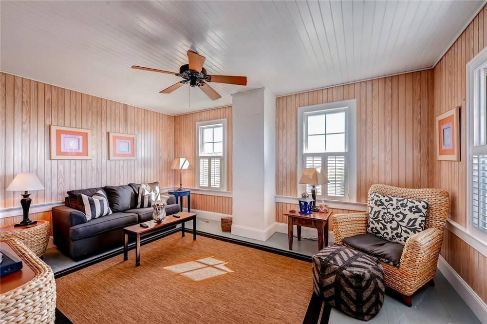 Captain Charlie s 3 3 Bedroom Holiday Home By Bald Head Island